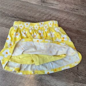 Cat & Jack Bright Yellow Skort with White Flowers